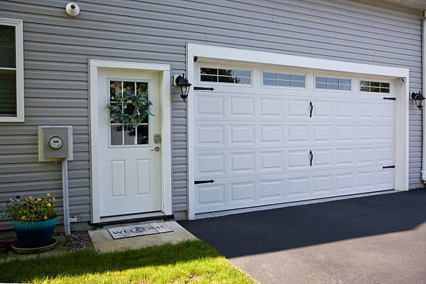 24/7 Emergency Garage Door Panel Replacement experts in Douglas County County, WA